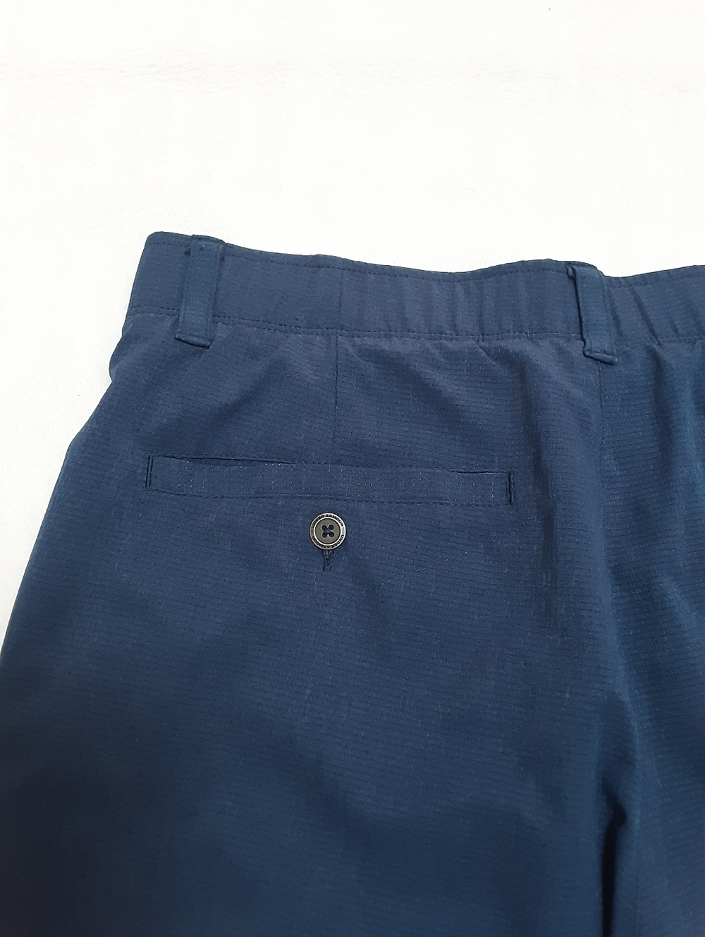 Under Armour Golf Shorts Mens 32W - Picture 8 of 11